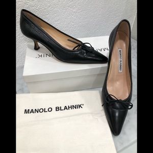Beautiful MANOLO BLAHNIK ballerina pump heels. BLACK SIZE 37.